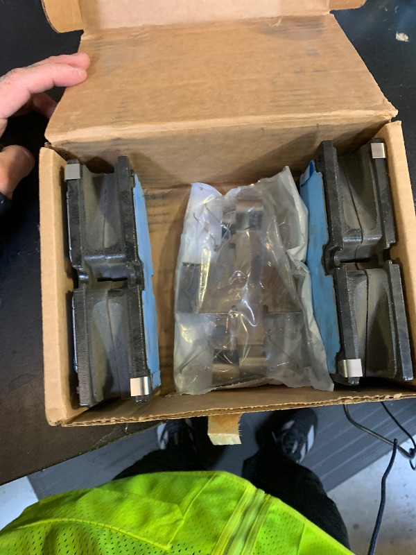 Photo 1 of GM Genuine Parts 85663434 Front Disc Brake Pad