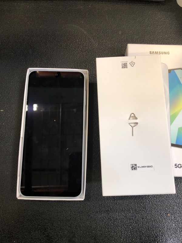 Photo 1 of Samsung Galaxy A16 5G A Series, Unlocked Android Smartphone, Large AMOLED Display, Durable Design, Super Fast Charging, Expandable Storage, 5G Connectivity, US Version, 2025, Light Gray