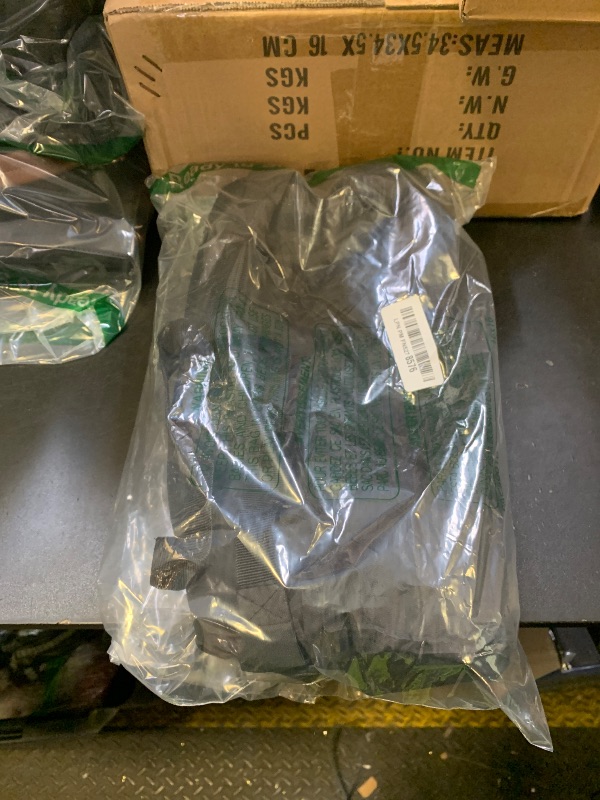 Photo 1 of 1 Pcs Football Hand Warmer Pouch Reusable Hand Warming Muff with Zipped Pocket and Adjustable Strap for Cold Weather,Hand Warmer Bag for Football,Baseball,Hiking,Camping