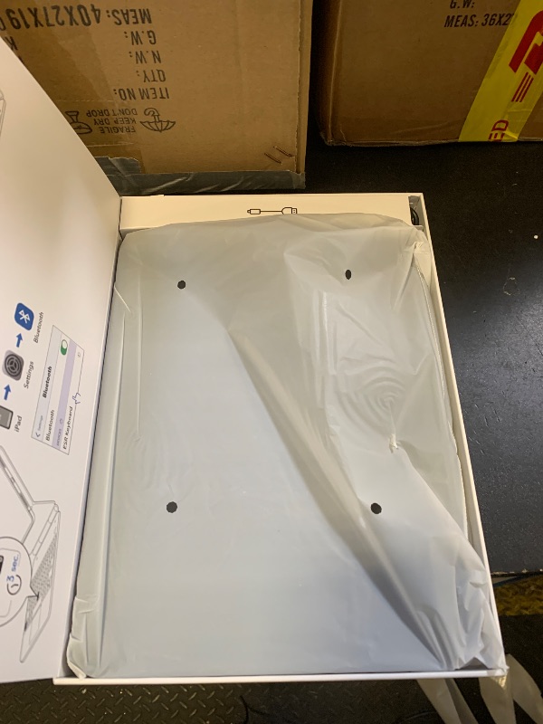 Photo 1 of ESR iPad Pro 11 Inch Case with Keyboard (M5/M4, 2025/2024), iPad Pro 11(5th) Keyboard Case with Easy-Set Magnetic Stand, Portrait/Landscape Modes, Removable Protective Case, Rebound 360 Series, Black