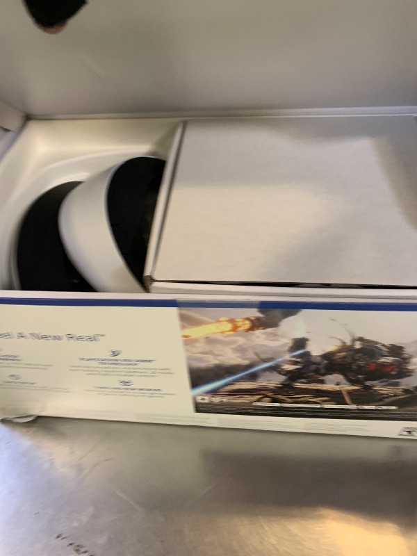 Photo 1 of PlayStation VR2 Horizon Call of The Mountain™ Bundle (PSVR2)