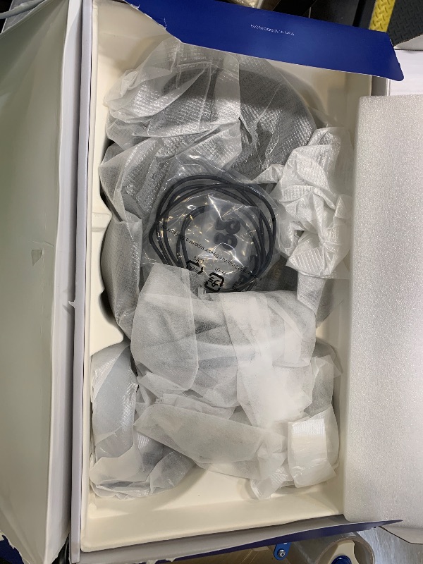 Photo 1 of PlayStation VR2 Horizon Call of The Mountain™ Bundle (PSVR2)