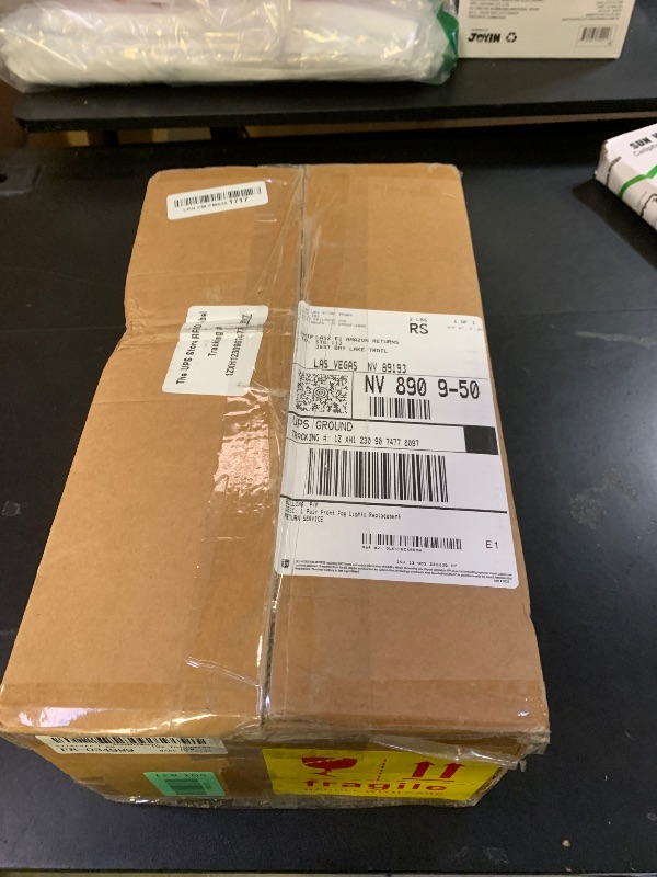 Photo 1 of 1 Pair Front Fog Lights Replacement for Toyota RAV4 2016 2017 2018 W/Switch Kit Left and Right Side 8122002160 8121002160