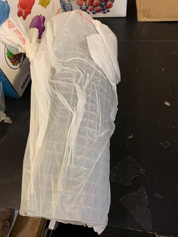 Photo 1 of VEVOR Hardware Cloth, 12'' x 50' 1/2inch Galvanized Wire Mesh Roll, 19 Gauge Chicken Wire Fence Roll, Vinyl Coating Metal Wire Mesh for Chicken Coop Barrier, Rabbit Snake Fences, Poultry Enclosures