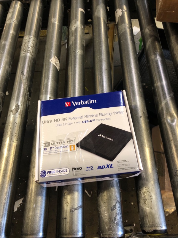 Photo 1 of Verbatim Ultra HD 4K CD DVD Blu-ray Writer USB 3.2 GEN 1 USB-C Connectivity Slim Brushed Metal Enclosure Compatible with Mac and PC with Free 25GB Verbatim Blu-ray disc
