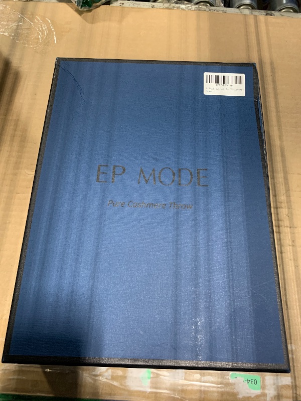 Photo 1 of *USED*
EP Mode 100% Pure Cashmere Throw Blanket for Sofa, Classic Design with Gift Box (Whisper White)