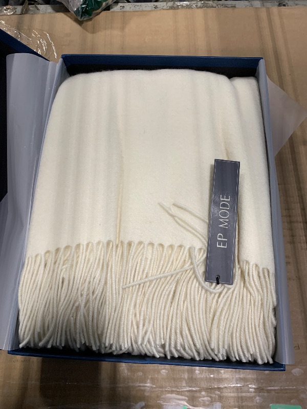 Photo 1 of *USED*
EP Mode 100% Pure Cashmere Throw Blanket for Sofa, Classic Design with Gift Box (Whisper White)