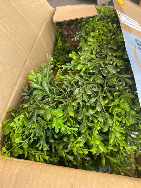 Photo 1 of *UNTESTED*
22inch Artificial Boxwood Wreath, 22" Spring Summer Wreath Faux Greenery Leaves Wreath for Front Door Wall Window Porch Farmhouse Patio Garden Indoor Outdoor Decor Wedding Party Decoration