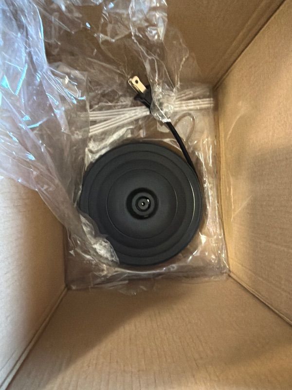 Photo 1 of *UNTESTED*
AROMA® 1.2L / 5-Cup Glass Electric Kettle with Cordless Pouring, Trigger-Release Lid, Automatic Shut-off, Black (AWK-151B)
**USED**