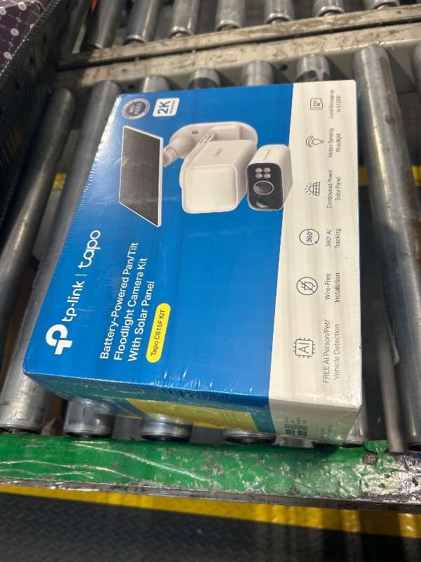 Photo 1 of *****FACTORY SEALED*****Tapo 2K Dimmable Floodlight Security Camera Outdoor Wireless w/Solar Panel, Pan/Tilt, 360º AI Tracking, Free Person/Vehicle Detection, Works w/Alexa and Google Assistant, SD/Cloud, C615F KIT