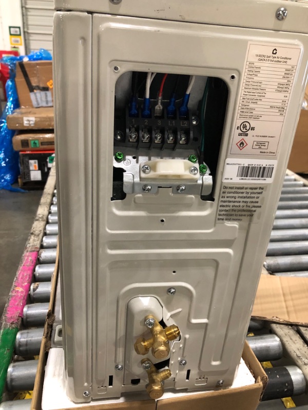 Photo 1 of *****MINOR DENT ON ONE OF THE SIDES******
Heat Pump System, White