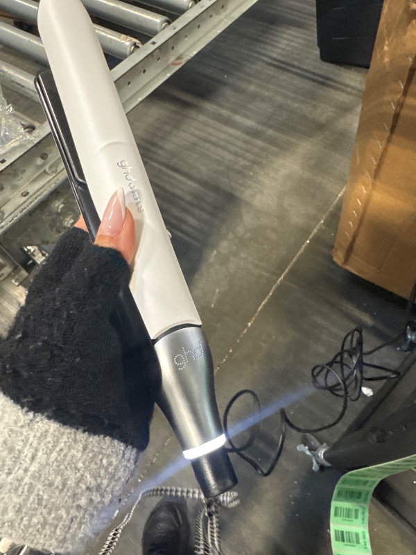 View 3 of ***It works and heats up perfectly****** ghd Chronos Styler - 1” Smart Flat Iron Hair Straightener with HD Motion-Responsive Technology, Faster Styling, 24-Hour Results, More Shine, Less Frizz, and No Extreme Heat Damage - White