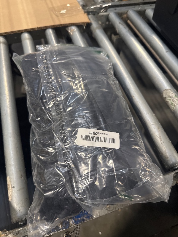 Photo 1 of *MINOR DAMAGE - USED*
Turquoize Luxury Chenille Bath Rug for Bathroom Rugs Extra Absorbent Bath Mat Non Slip Microfiber Shower Rug for Bathroom Microfiber Shaggy Carpet Rug Size, 17"x 24", Black