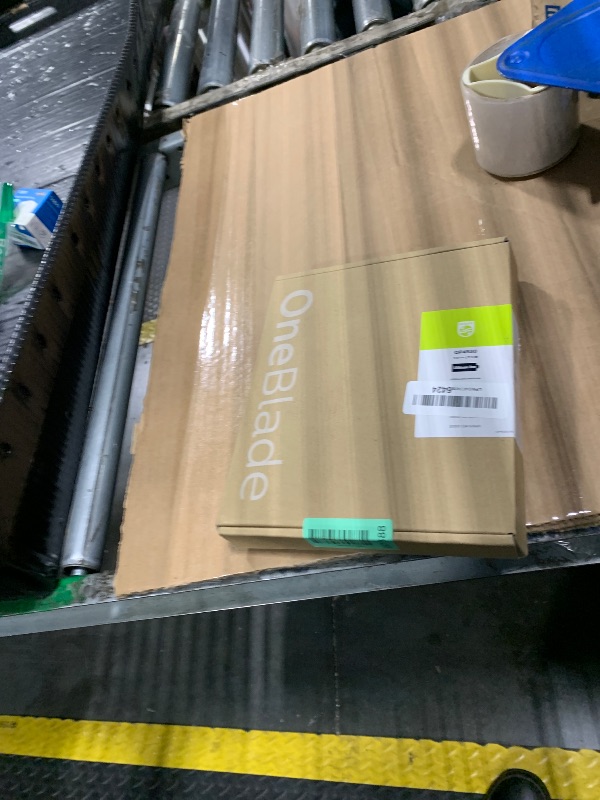 Photo 1 of **MISSING BLADE**
Norelco Philips OneBlade 360 with Connectivity Hybrid Face, Electric Beard Trimmer and Shaver, with 360 Blade Technology, 1x360 Blade for Face, 5in1 Adjustable Comb, Model QP4530/90