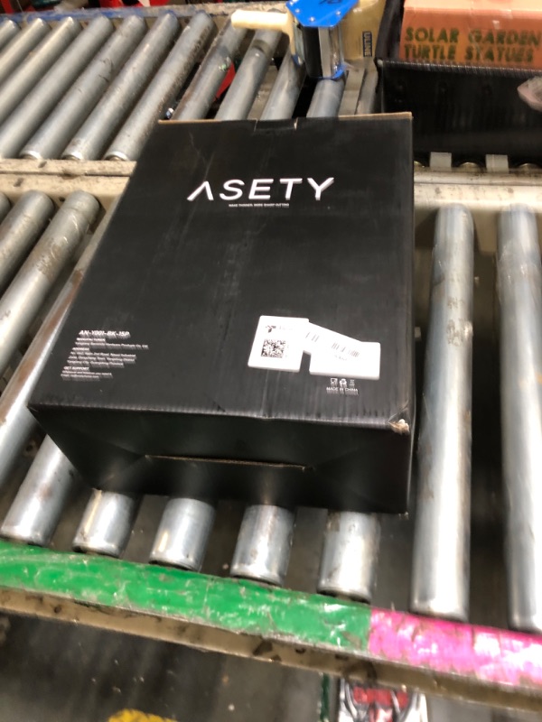 Photo 1 of **MISSING PARTS**
Kitchen Knife Sets with Block -15 PCS Knife Set with Bulti-in Sharpener, Dishwasher Safe, Stainless Steel Kitchen Knife with Ergonomic Handles, Sharp knives for Men and Women,Black