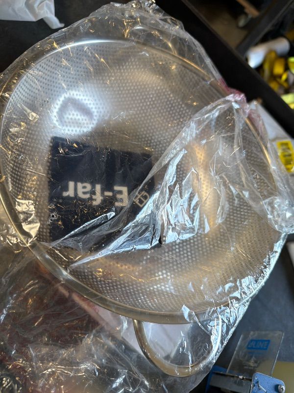 Photo 1 of **MISSING ONE**
E-far 3QT & 5QT Colander Set of 2, Stainless Steel Micro-Perforated Colander Strainer with Handle for Kitchen/Draining Pasta/Rinsing Vegetables Fruits, Heavy Duty Metal & Dishwasher Safe
**MISSING ONE PIECE**
