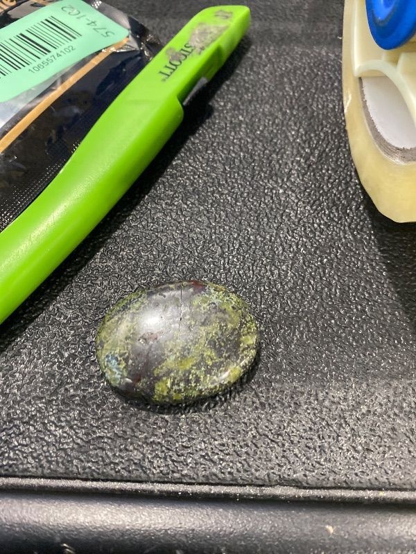Photo 1 of ***MAJOR DAMAGE*** Amazing Gemstone Dragon Bloodstone Worry Stone Crystals and Healing Stones - Worry Stones for Stress Relief Gifts - Piedra Crystal Fidget for Meditation - Unique Stocking Stuffers and Birthday Gifts
