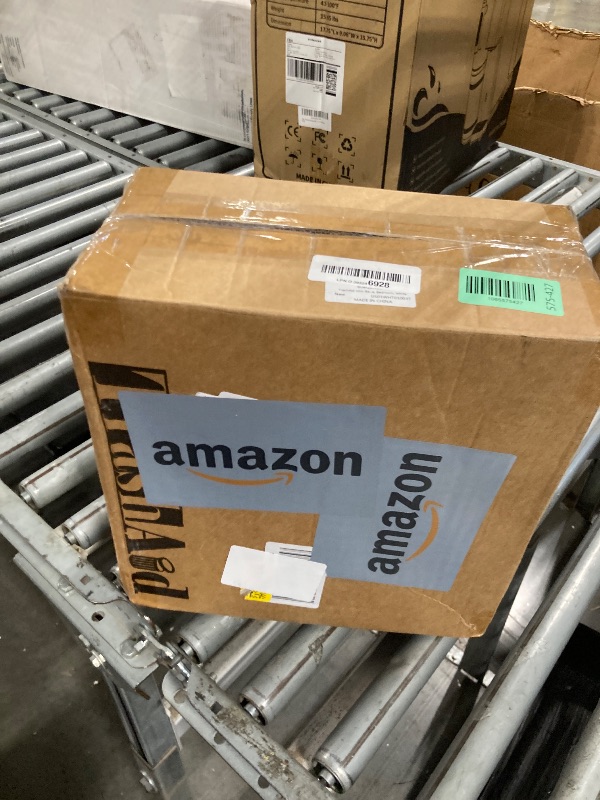 Photo 1 of ** DENTED**
TrashAid Slim Bathroom Trash Can with Lid Soft Close, 6 Liter/1.6 Gallon Stainless Steel Small Garbage Can with Removable Inner Bucket, Step Pedal, Slim Wastebasket for Toilet, Office, Bedroom, White