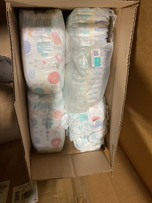 Photo 1 of **DIRT FROM TRANSPORT **Pampers Diapers - Cruisers 360 - Size 5, 128 Count, Babyproof up to 100% Leakproof Pull-On Diaper
