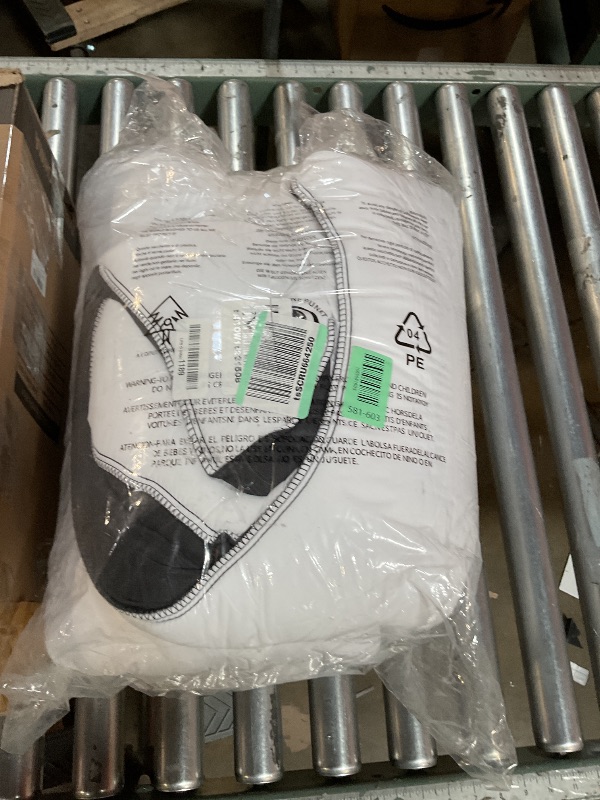 Photo 1 of **PHOTO FOR ITEM REFERENCE EXACT SIZE UNKNOWN ** White/Black Full Comforter Set - with 4 Corner Tabs 100% Cotton with 500 GSM Fill 3 Pieces Solid Reversible Comforter Set - 1 Comforter (90'' x 90'') and 2 Pillow Sham(20"x26")