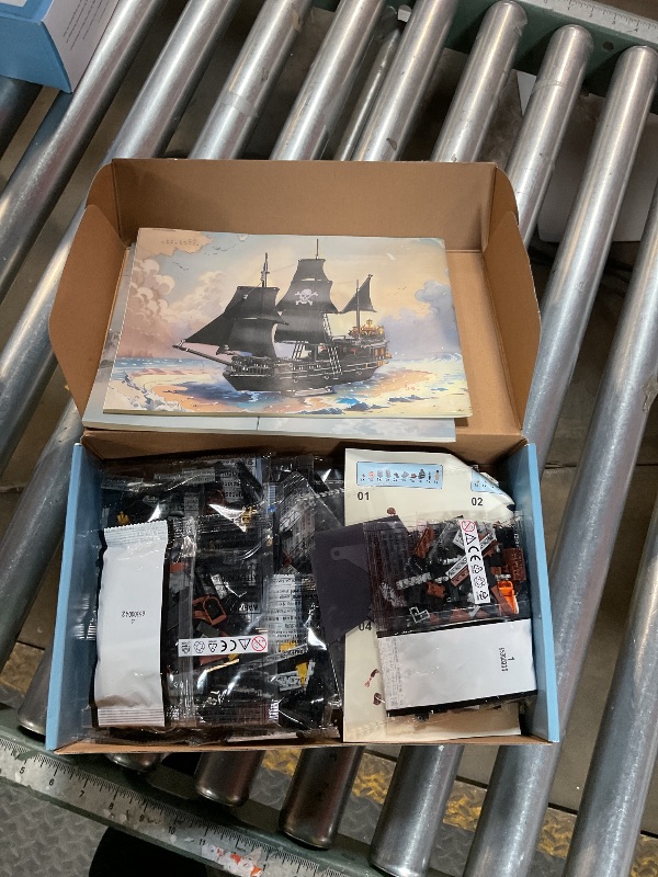 Photo 1 of 1424PCS Pirate Ship Building Blocks Toys,Creator Architecture CorsairBuilding Set(Not Compatible with Lego Pirates of The Caribbean), Wonderful Choice for 6+ Boys, Girls or Adults