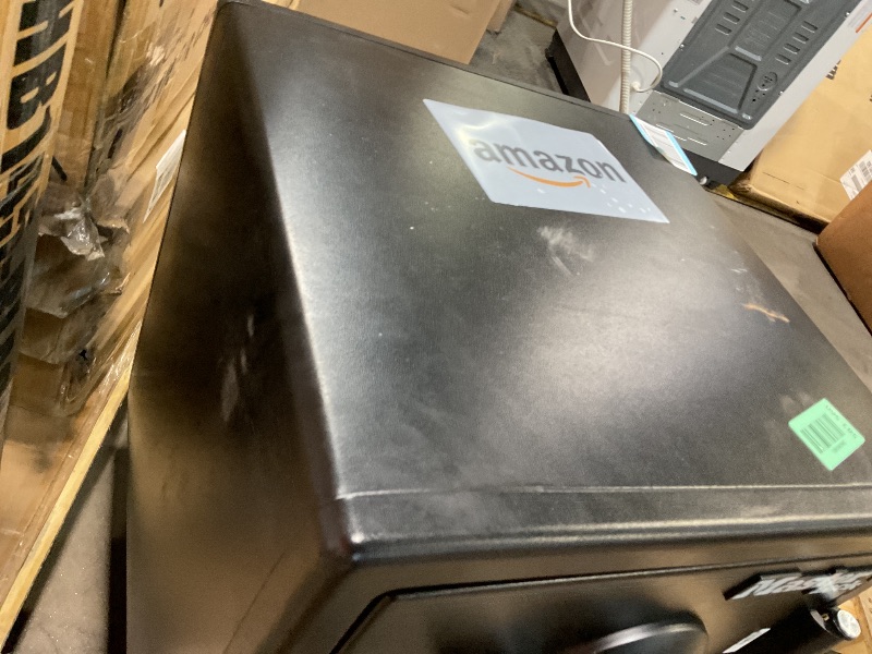 Photo 1 of **DIRT. SCRAPES**Safe Masterlock model stw123gtc