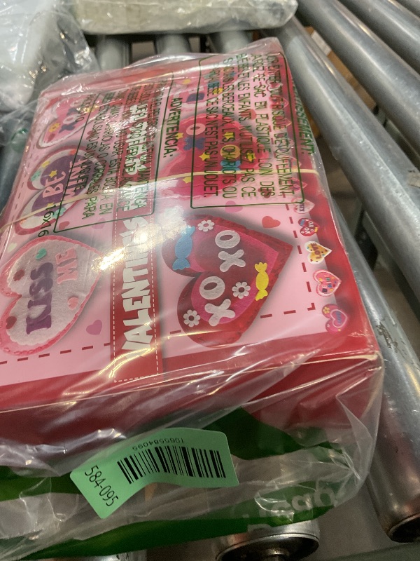 Photo 1 of 16 Sets Valentine's Day DIY Sewing Kit Heart Craft Kit Valentines DIY Stuffed Sewing Set for Beginners Heart Educational Gift Set for Kids Valentines Felt Ornaments Decoration for Boys and Girls