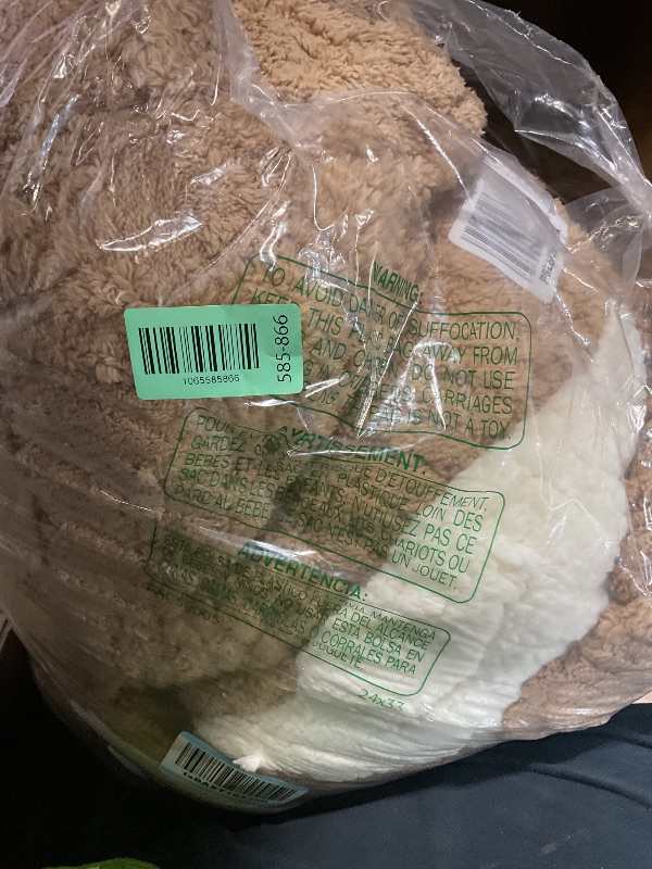 Photo 1 of **DIRT FROM TRANSPORT **tohrisa Seashell Jacquard Sherpa Comforter Set Warm Cozy Premium Bedding 3 Pieces, Full/Queen Size Geometric Pattern Quilt Comforter with 2 Pillowcases(90"X90" Beige)