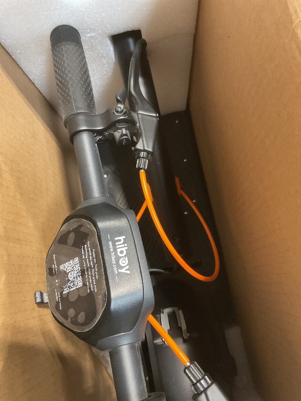 Photo 1 of **FOR PARTS ONLY/ GIVES E7 ERROR CODE** Hiboy MAX Pro Electric Scooter, 46.6 Mi Long Range, 22 MPH Power by 650W MAX Motor, 11'' Pneumatic Tires, Split Hub Design, Dual Suspension, 265lbs MAX Load, Commuting Electric Scooter for Adults