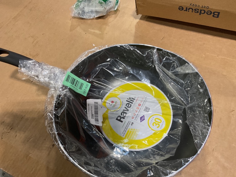 Photo 1 of ***BENT*** Ravelli Italia Linea 30 Non Stick (Wok Pan)