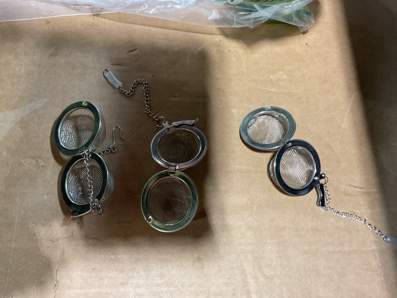 Photo 1 of * THREE PIECES * Fu Store 2pcs Stainless Steel Mesh Tea Ball 2.1 Inch Tea Strainers Teas Infuser Strainer Filters for Teas