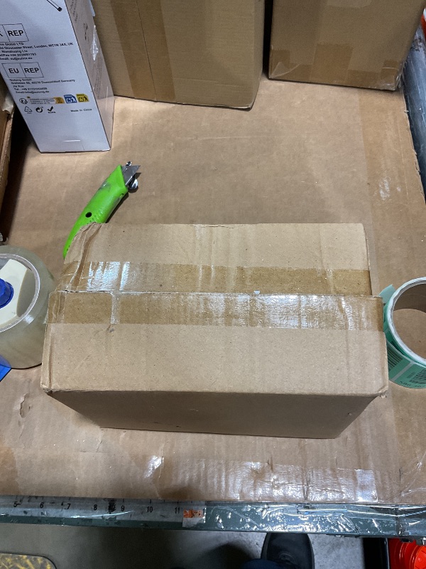 Photo 1 of *** DAMAGE TO SHELLS ***Adboros 24 PCS Scallop Shells for Crafts 4''-5'' White Natural Beach Shells Bulk with 48 PCS Decoupage Paper Napkin Acrylic Paint Strips and Brushes for Decoupage DIY Crafts Seashell Home Decor