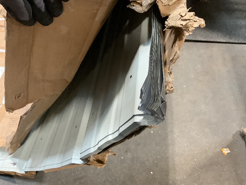 Photo 1 of **MINOR DAMAGE TO CORNERS**Metal siding 