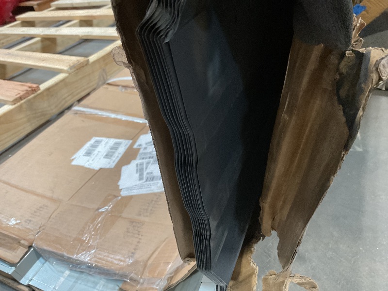 Photo 1 of **MINOR DAMAGE TO CORNERS**Metal siding 