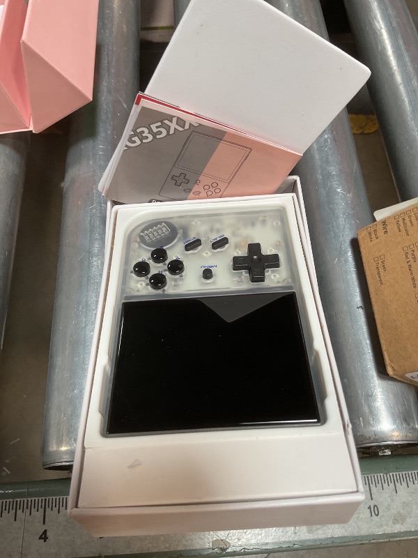 Photo 1 of ***FOR PARTS ONLY /NON-FUNCTIONAL*** RG35XX 2024 Retro Gaming Consoles with 64GB Card rg35xx Handheld Game Console 3.5 inch IPS Screen Linux System Classic Emulator Hand Held Gaming Console Support HD TV Output White