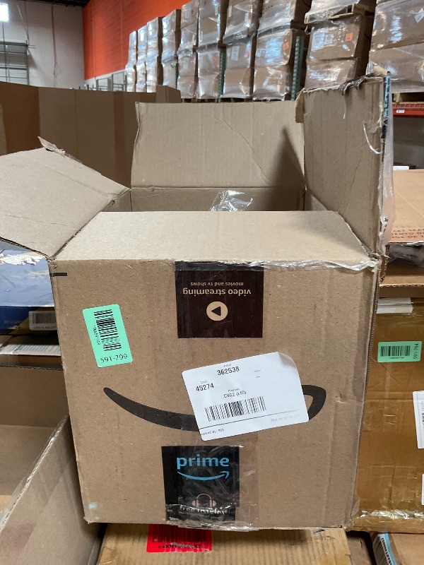 Photo 1 of ***MINOR DAMAGES ( CRACKED LIDS TO SOME CONTAINERS)*** Restaurantware Deli Container 50 Pack of 8 oz Square Disposable Plastic Food Container Leak-Resistant Cold Snack Box Clear