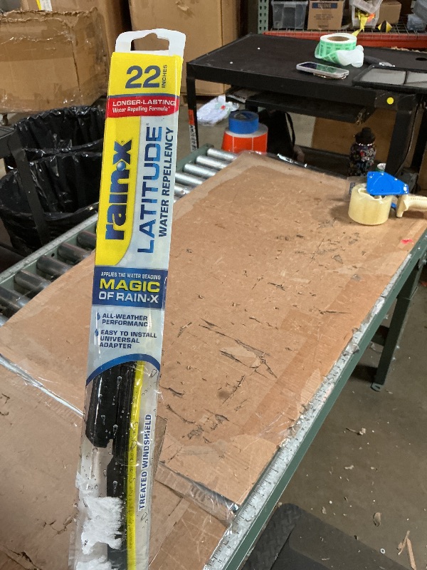 Photo 1 of ***only one wiper***Rain-X 810165 Repellency Water Repellent Wiper Blades, 22" Windshield Wipers (Pack of 2), All Weather Streak-Free for Enhanced Visibility w/ Water Repellency Formula