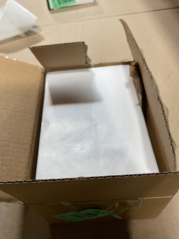 Photo 1 of **SCRATCH**9527 Product Fanfold 4 x 6 Direct Thermal Labels White Perforated Shipping Labels, 500pcs per Stack,1 Stack