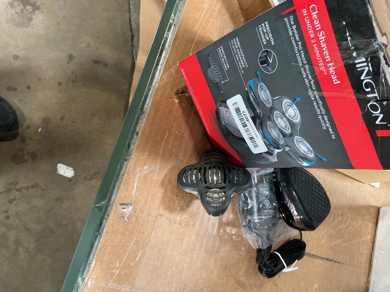 Photo 1 of * DIRTY, USED * Remington XR7000 Balder Pro Rotary Shaver Rechargeable Waterproof Electric Razor for Men Cordless Lithium Power 5 Dual Track Flexing Heads and Pop-Up Trimmer Black