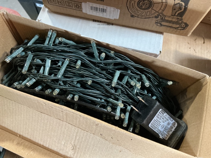 Photo 1 of * USED DIRTY * JMEXSUSS 800 LED White Christmas Lights Outdoor, 272ft 8 Modes Christmas Tree Lights Green Wire, Waterproof Led Christmas String Lights for Outside Indoor Xmas Party Tree Decor