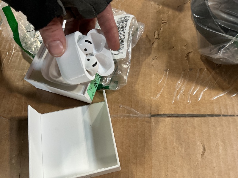 Photo 1 of **FOR PARTS NON-FUNCTIONAL/ STILL CONNECTED TO SOMEONE ICLOUD*** Apple AirPods 4 Wireless Earbuds, Bluetooth Headphones, with Active Noise Cancellation, Adaptive, Transparency Mode, Personalized Spatial Audio, USB-C Charging Case, Wireless Charging, H2 Ch