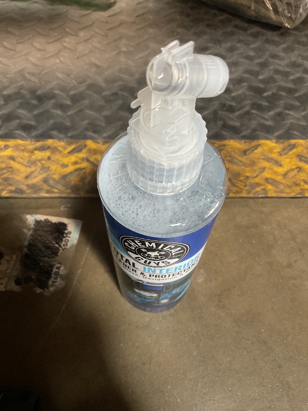 Photo 1 of * SPRAYER ATTACHMENT BROKE OFF * Chemical Guys Total Interior Cleaner & Protectant Interior Cleaner, Cleans & Protects Leather, Vinyl, Plastic, Rubber, Glass with a Streak-Free Finish — Cars, Trucks, SUVs, RVs, 16 oz