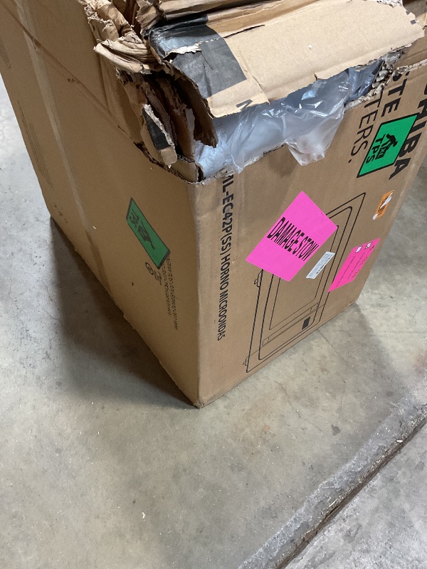 Photo 1 of *** BAKE & FRY FUNCTION IS NON-FUNCTIONAL/ RECOMENEDED FOR PARTS ONLY*** Toshiba Air Fryer Combo 4-in-1 Countertop Microwave Oven, Smart Sensor, Convection, Mute Function, Position Memory 13.6" Turntable, 1.5 Cu Ft, 1000W, Silver, ML-EC42P(SS)
