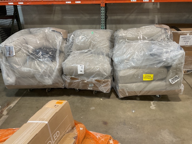 Photo 1 of *** MINOR DAMAGE/DIRTY FROM TRANSPORT***Signature Design by Ashley Kellway Casual 3-Piece Sectional Sofa with Loose Cushions and 4 Accent Pillows, Beige