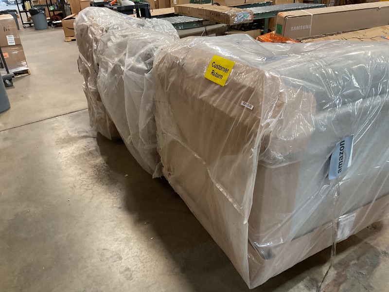 Photo 1 of *** MINOR DAMAGE/DIRTY FROM TRANSPORT***Signature Design by Ashley Kellway Casual 3-Piece Sectional Sofa with Loose Cushions and 4 Accent Pillows, Beige