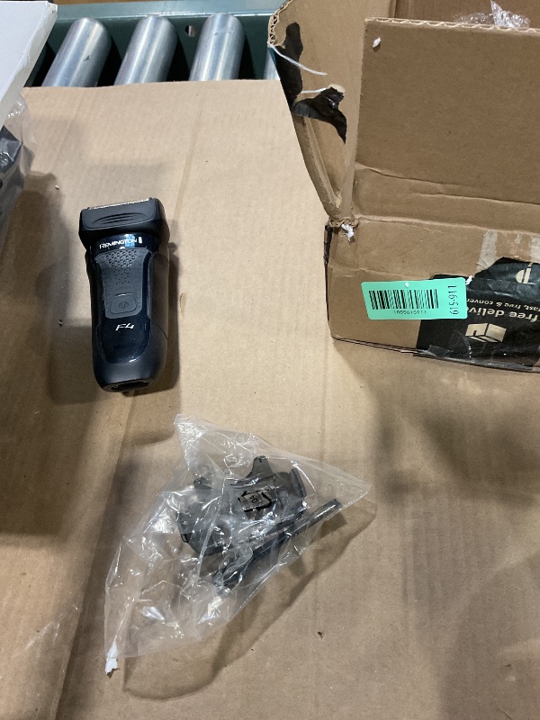 Photo 1 of **NO POWER CORD**DIRTY** Remington F4 Style Series Foil Shaver for Men, Flexing Blades for Close and Comfortable Shave, Cordless Electric Rechargeable Razor.