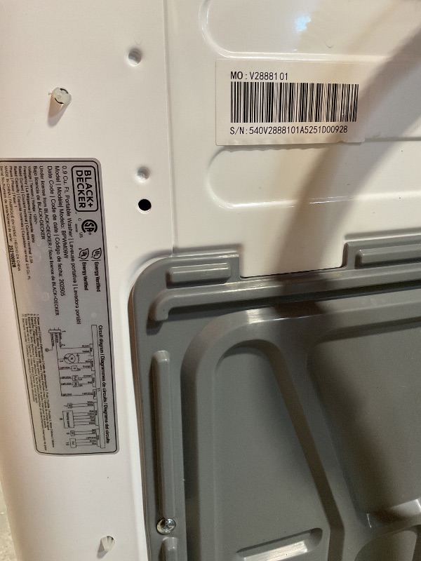 Photo 1 of *** USED/MINOR DAMAGE***BLACK+DECKER 0.9 Cu. Ft. Portable Washer, 6.6 lb. Capacity Washing Machine for Homes & Apartments, 5 Wash Cycles, Quick Connect Sink Adapter and Drain Hose Included, Transparent Lid, BPWM09W, White