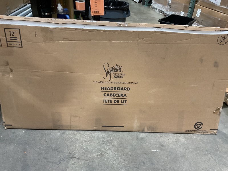 Photo 1 of *** MINOR DAMAGE***Signature Design by Ashley Maribel Transitional Queen Panel Bed, Foundation or Box Spring Needed, Black