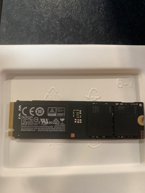 Photo 1 of **NON-FUNCTIONAL** Samsung SSD 9100 PRO 8TB, PCIe 5.0x4 M.2 2280, Seq. Read Speeds Up to 14,800MB/s, Best for AI Computing, Gaming, and Heavy Duty Workstations (MZ VAP8T0B/AM)
