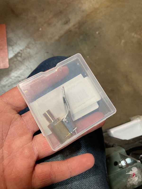 Photo 1 of *missing 1* 2 Pcs Brass Locking Tire Air Chuck, Tire Inflator Hose Adapter for Twist On Connection Convert to Lock On, No Air Leakage Air Compressor Pump Clip On Tire Chucks, Tire Nozzle with Tire Valve Thread